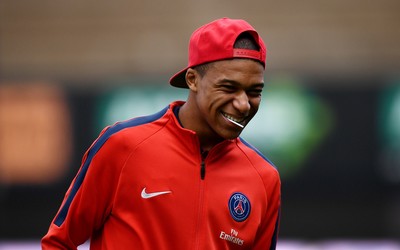 飞亚体育精华-霍伊伦篮球梦与足球梦